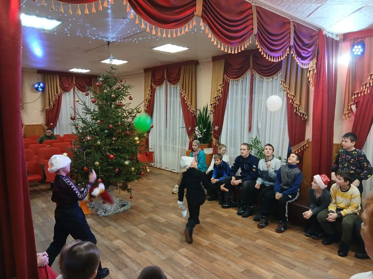 ✨ Рождественские посиделки: Волшебство праздника в Унже-Павинском КДЦ! ✨