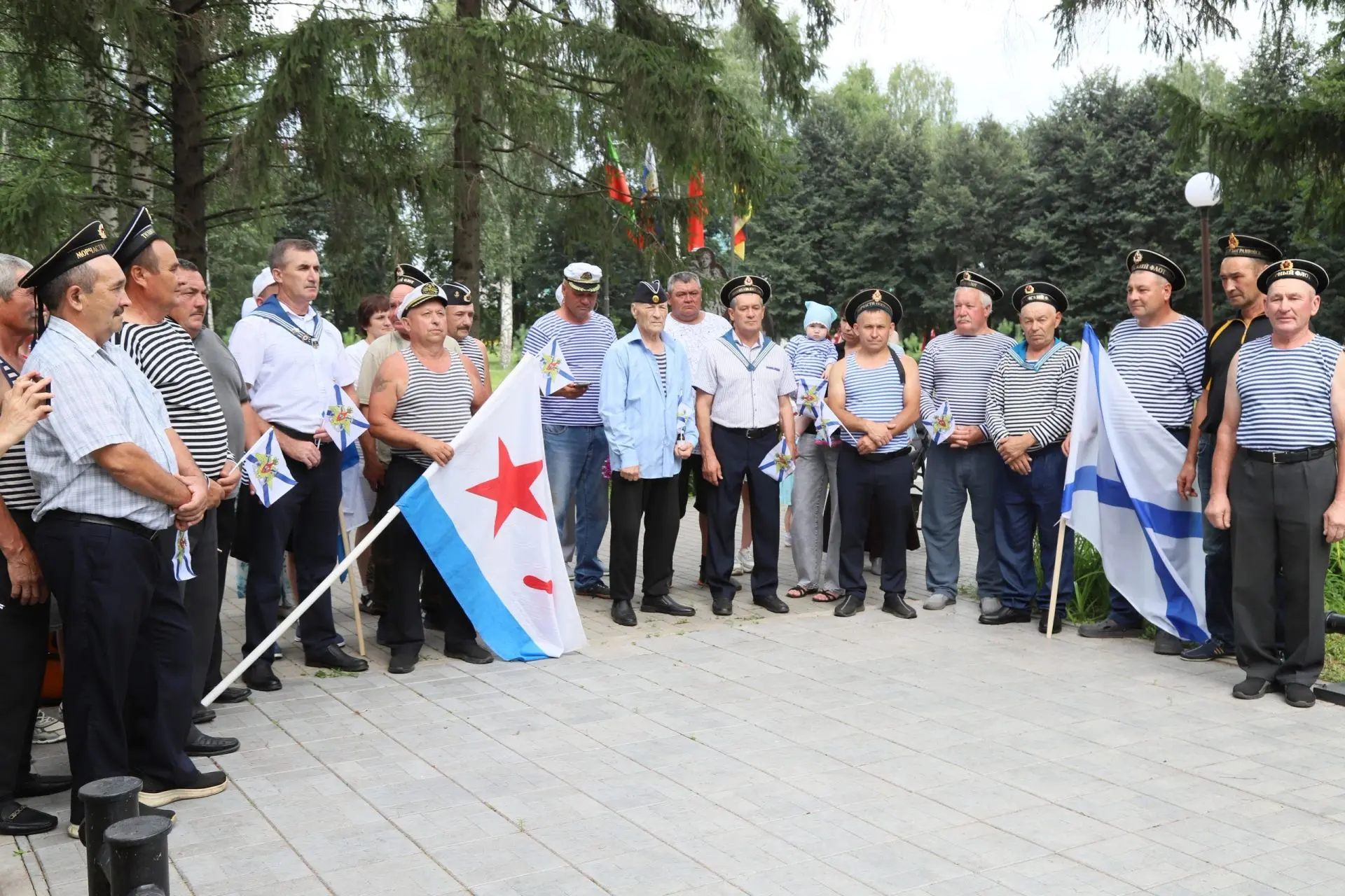 #календарьда_дата 
Тормыш диңгезен дә горур кичәләр 
26 июль – илебездә Хәрби диңгез флоты көне була