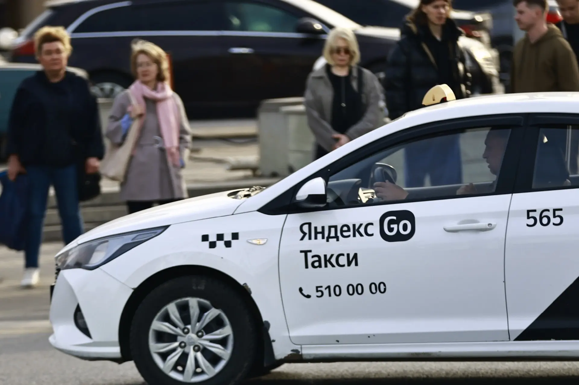 🚖 Жительницы Казани признались, что готовы доплачивать
 за поездки с женщинами-водителями

Девушки 
