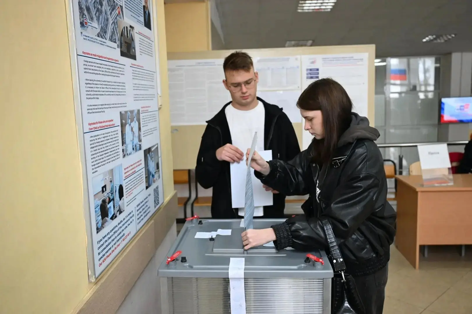 12,43 % избирателей Ярославской области по данным на 15 часов 18 сентября проголосовали...