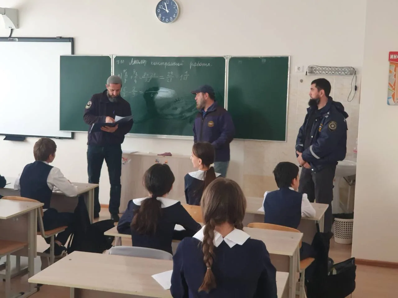В школах Ингушетии спасатели провели открытые уроки по безопасности
