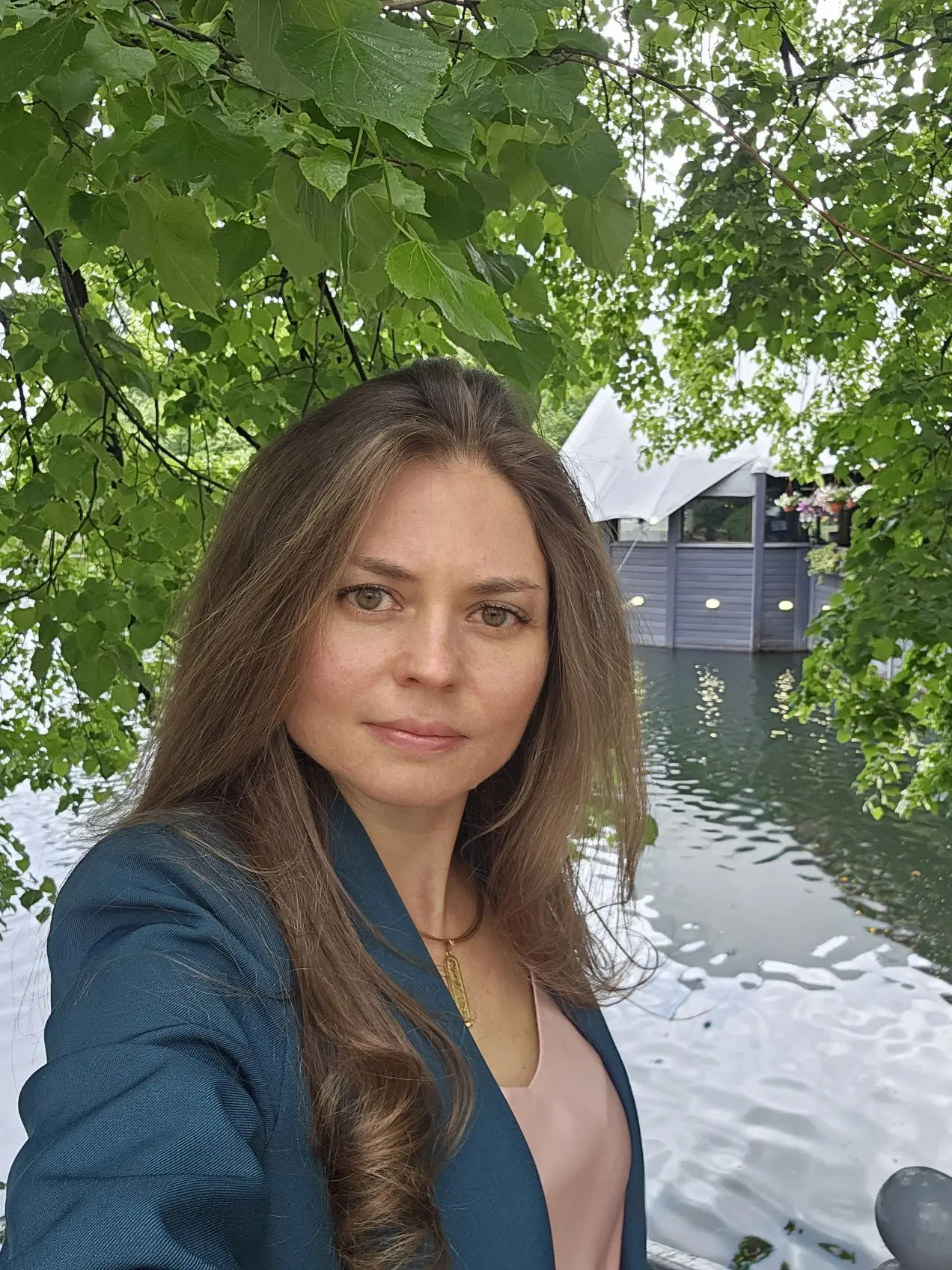 Иногда наша продуктивность — это не энергия. Это тревога в красивом платье.