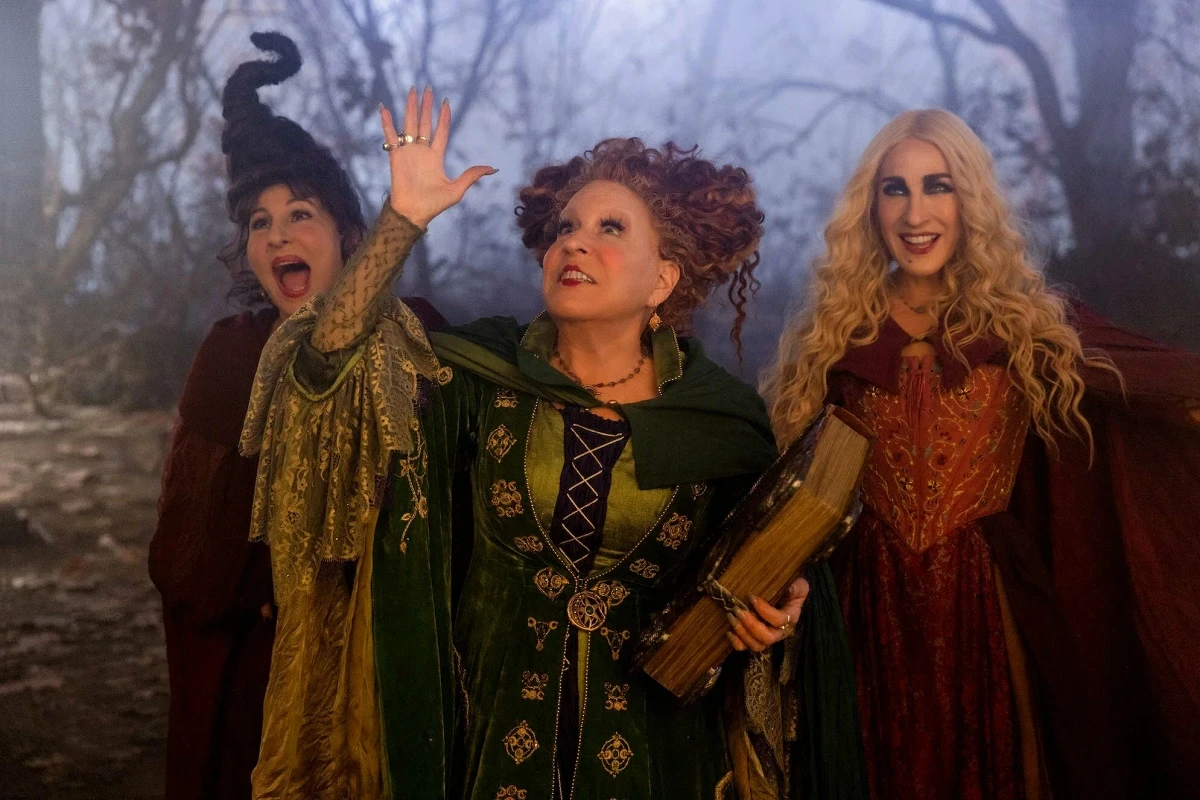 Сара Джессика Паркер снова сыграет ведьмочку в «Фокус-покусе 3» 🧙‍♀️   Фильм официально запущен в ра