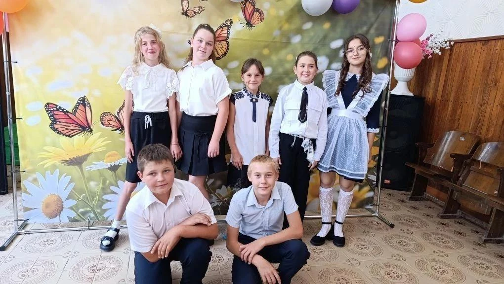 Образцовая агитбригада "Смешинка" поздравляет всех с началом учебного года             ...