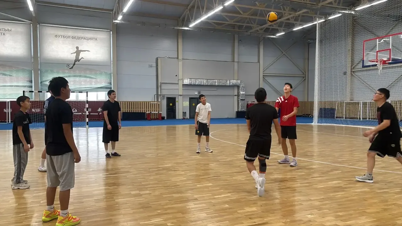 Бүгүн оскуола уолаттара волейболга 6 хамаандаттан 4с буоллулар🏐#открытиесезона #Таатта