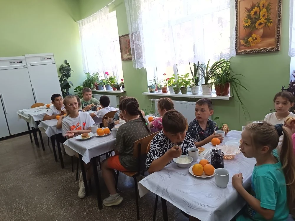 5 июня в нашем лагере прошёл увлекательный день, посвящённый Дню эколога! 
Утро началось с бодрой за