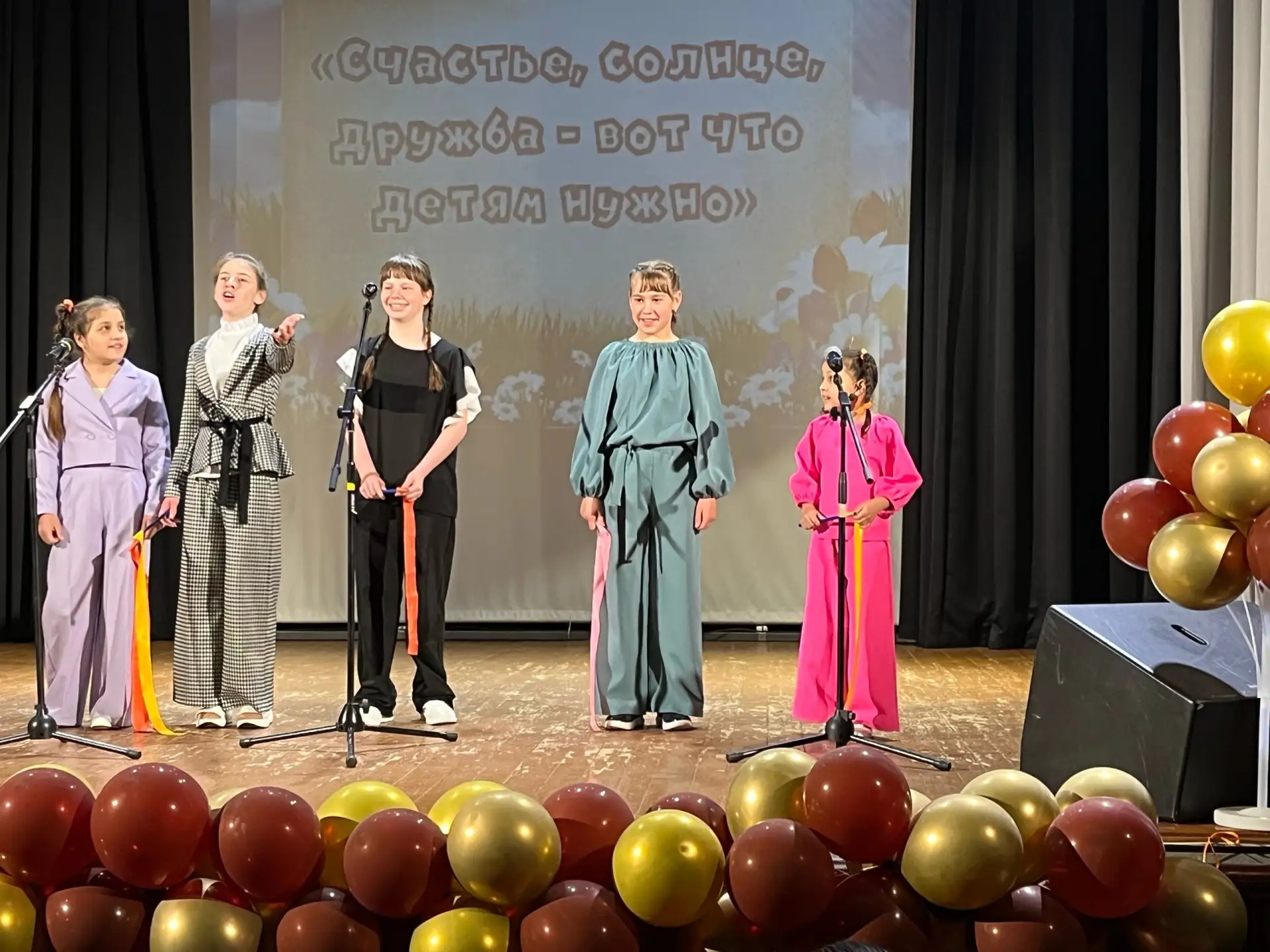 Вот и начались летние каникулы! Время веселья, общения, развлечений и отдыха! И дети нашего центра н