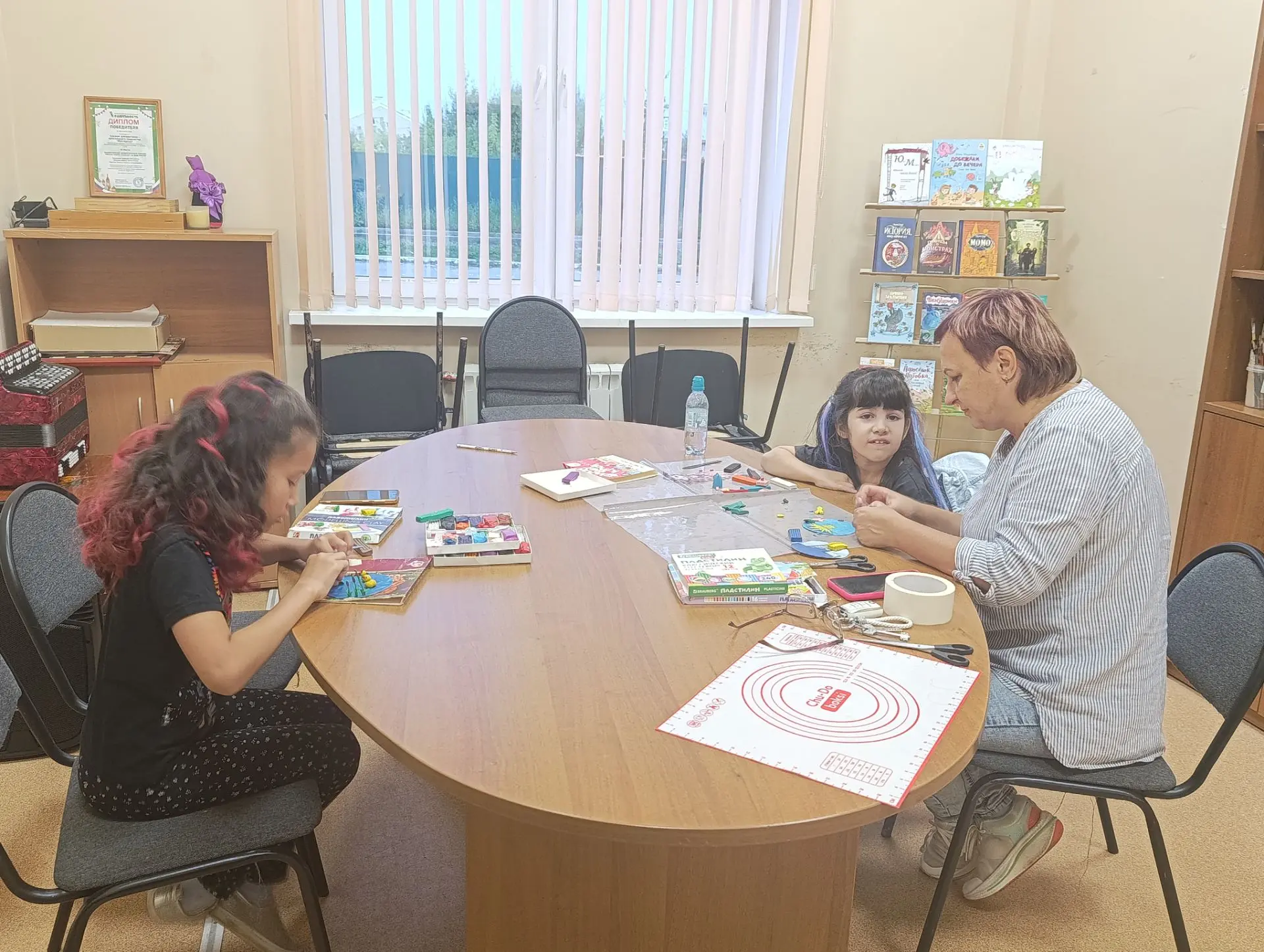 Занятие кружка прикладного творчества Арт- мастерская "Своими руками".СДК д. Лыткино ру...