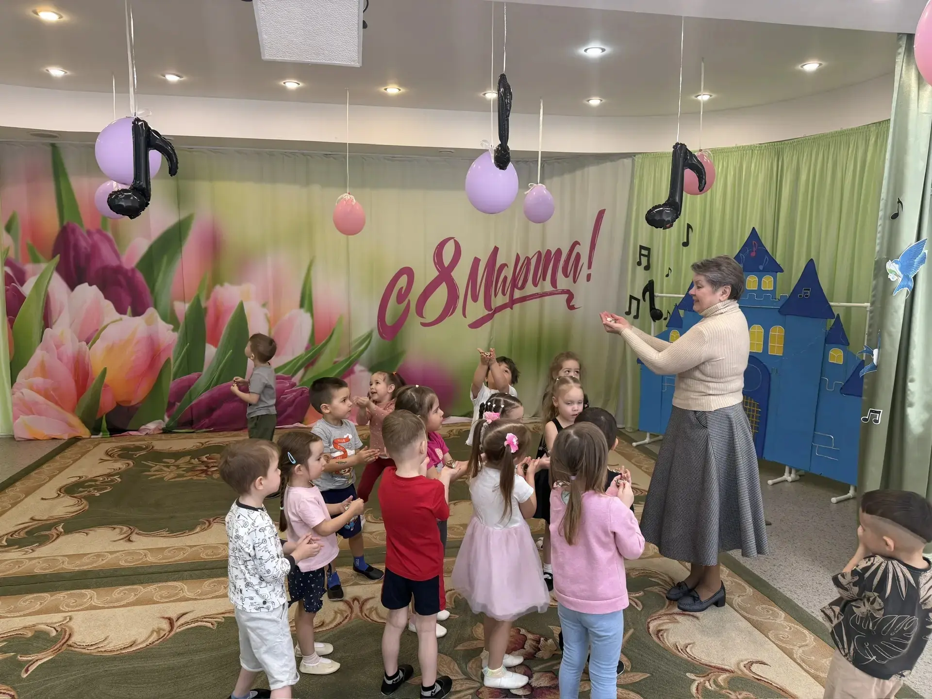 Сегодня группа «Малышарики»🧑🏻 👱🏻 проявила большую активность на музыкальном занятии...