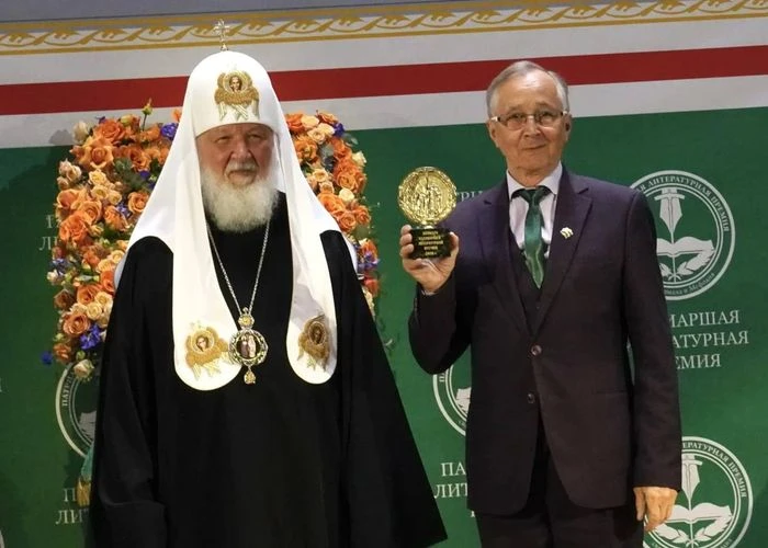 Николай Бурляев удостоен Патриаршей литературной премии 2026 года. Награду писателю и режиссёру вруч