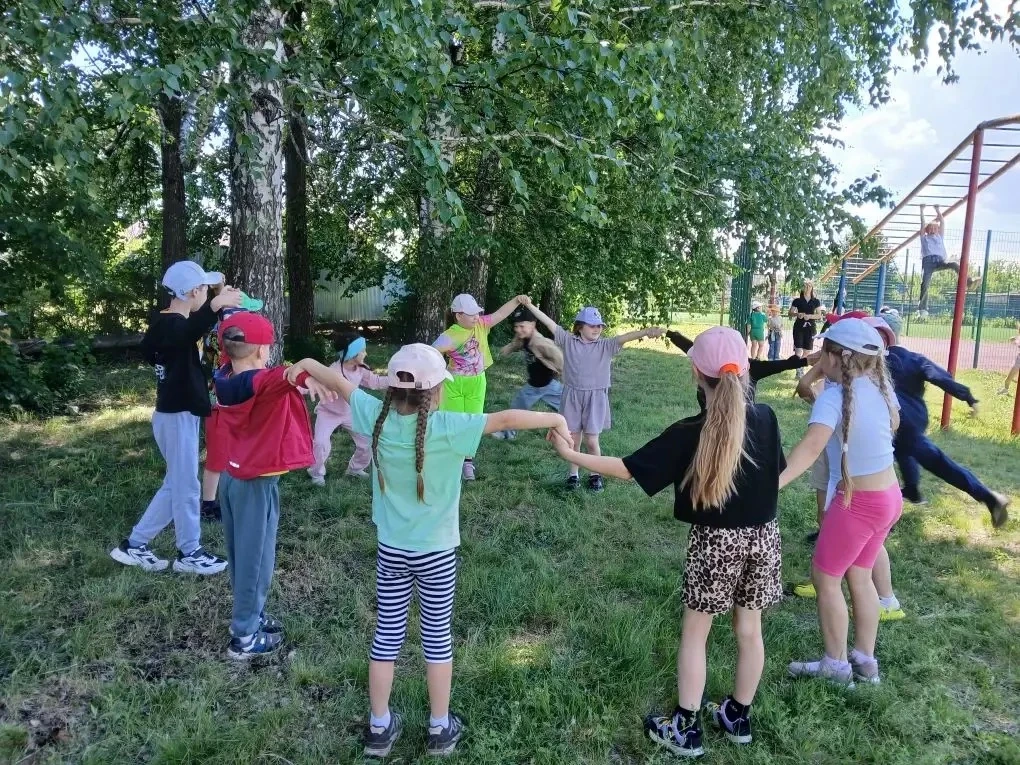 🎉 День эколога в школьном лагере «Радуга»! 🎉

8 июня, в нашем лагере было по-особенному здорово и 