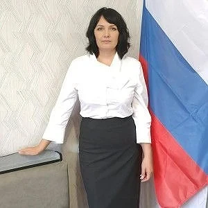 Сегодня особенный день — день рождения отмечает Иващенко Алёна Юрьевна, директор нашей школы‑побрати