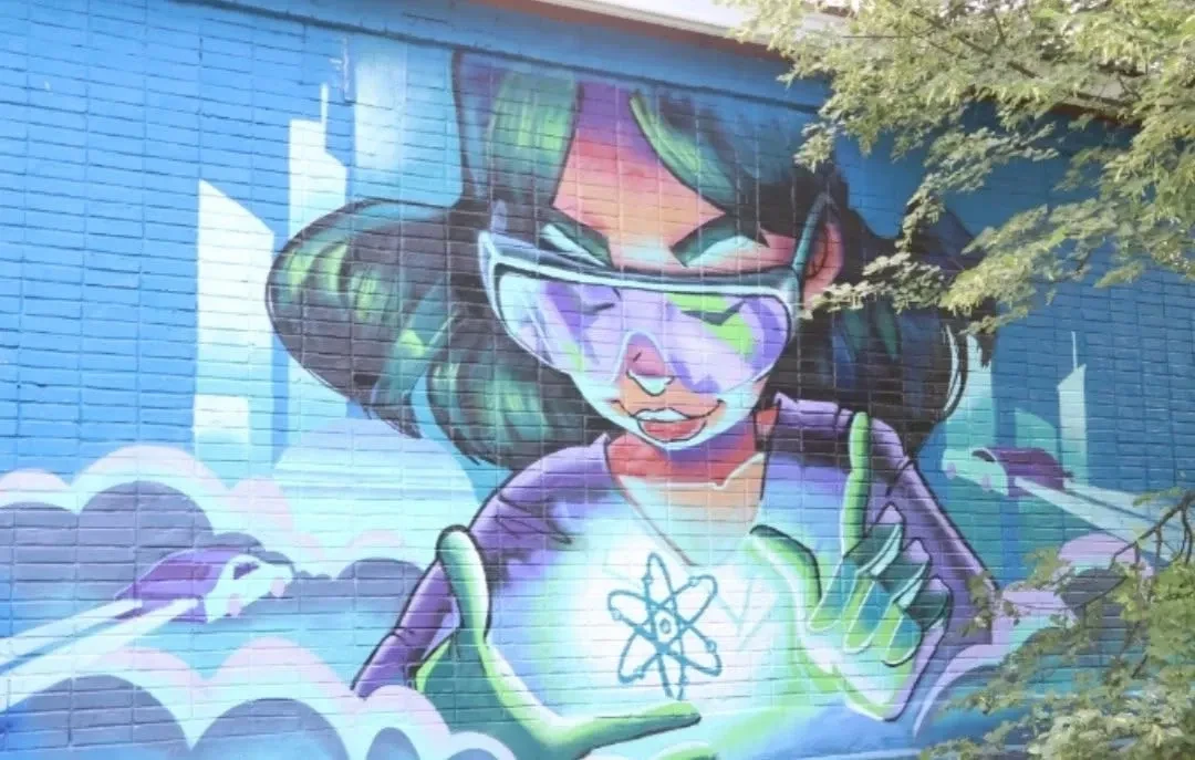 🎨 Улицы Глазова украсили новые граффити

Яркие работы появились в городе благодаря конкурсу «Сингур