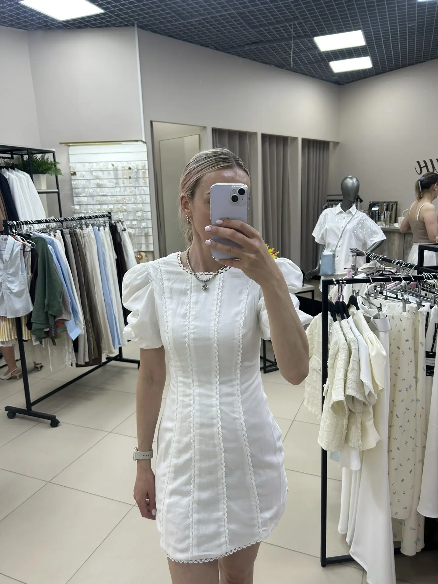 Сарафан 
С М 
Цена 3 200 руб 

Платье белое 
42 44 46 
Цена 4 800 руб