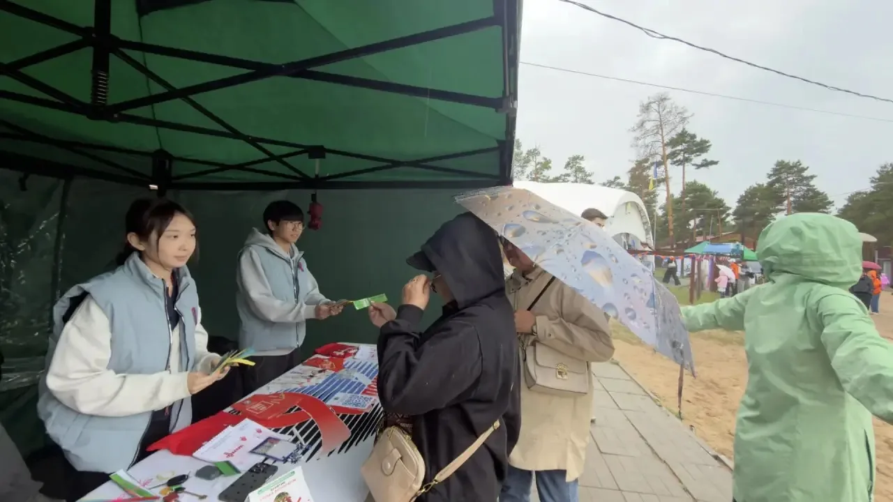 Сегодня, 12 июня — в День России и в рамках празднования Дня города — сотрудники отдела профилактики