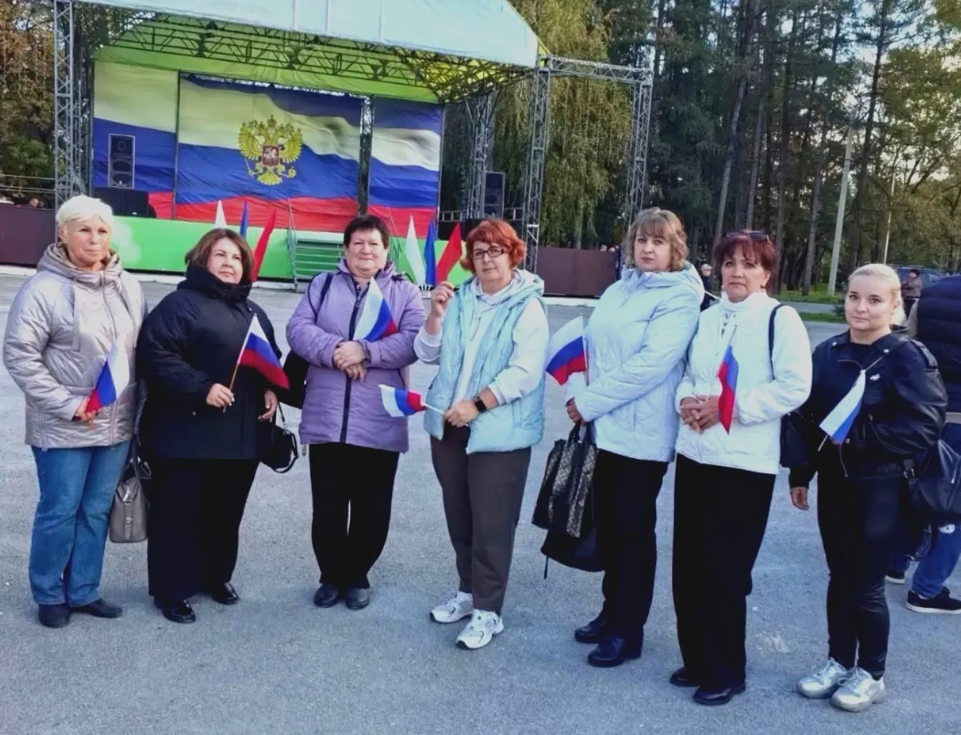 МИТИНГ-КОНЦЕРТ В ГОРОДСКОМ ПАРКЕ, ПОСВЯЩЁННЫЙ ДНЮ ВОССОЕДИНЕНИЯ ДОНБАССА И НОВОРОССИИ С...