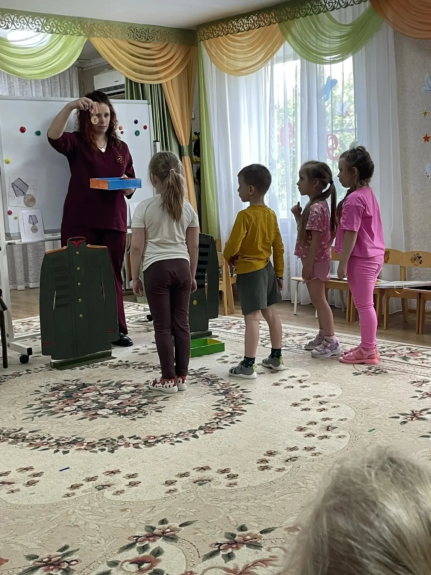 ✅К нам в гости приезжал Ейский историко- краеведческий музей с программой «Фронтовые награды». Ребят