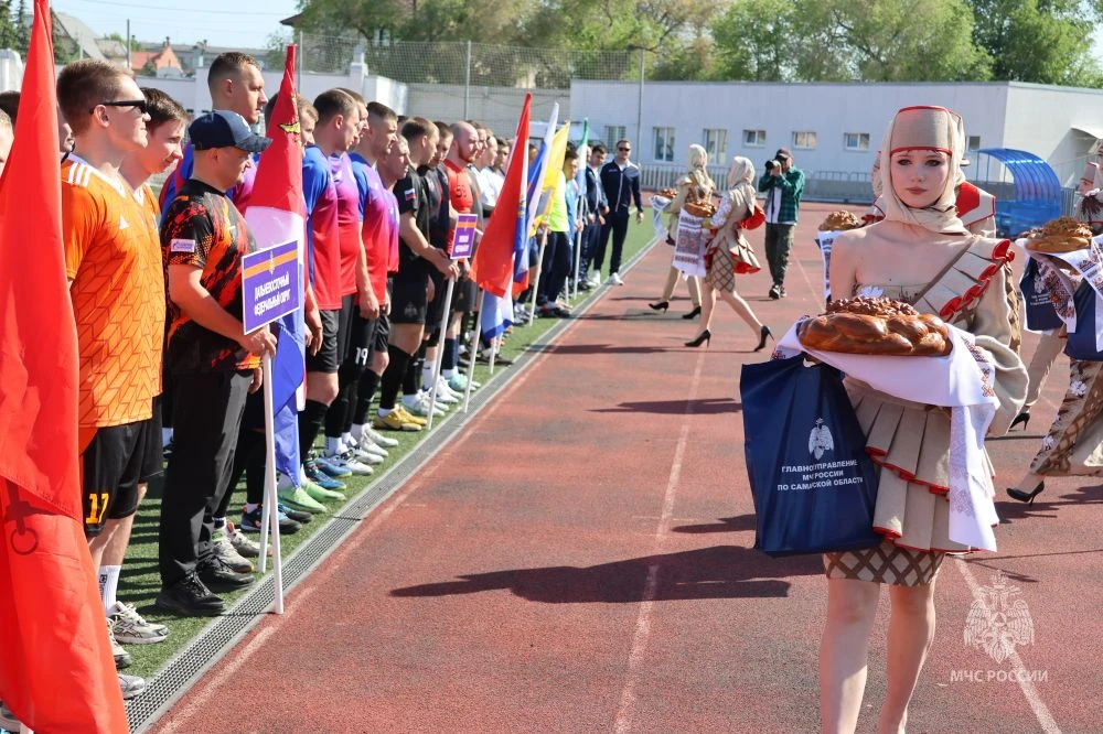 ⚽ Самарская область принимает Спартакиаду МЧС России по мини-футболу   В Сызрани прошло торжественно