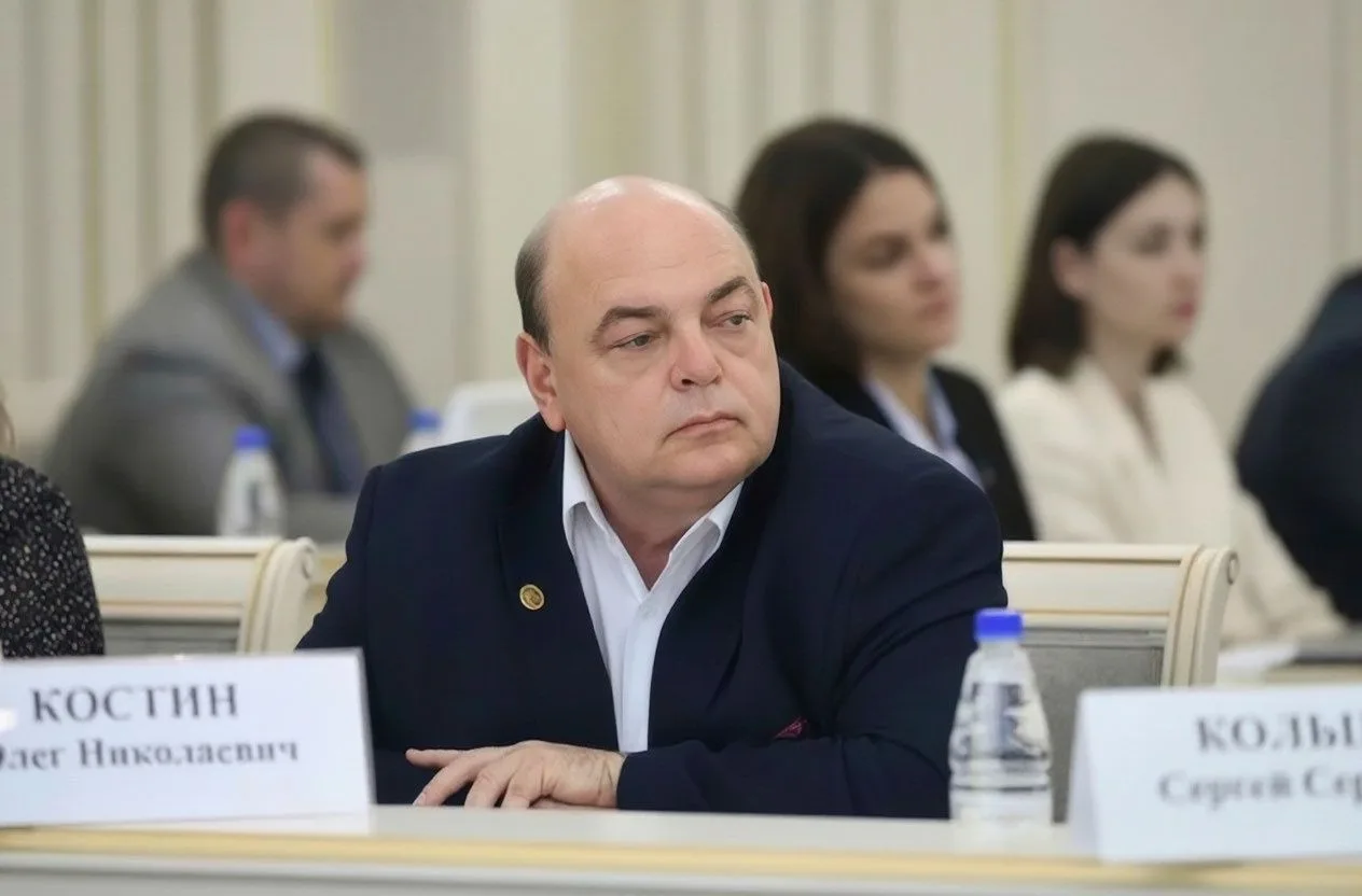 Временно исполняющий обязанности министра здравоохранения Тверской области Олег Костин ...