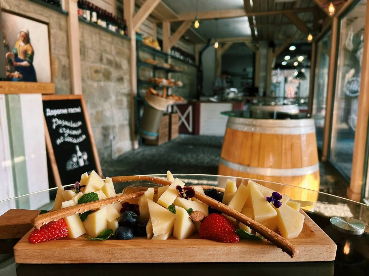 Тепло нашей кухни — в каждом кусочке. ❤️

Знаете, что делает отдых еще вкуснее? Продукты собственног