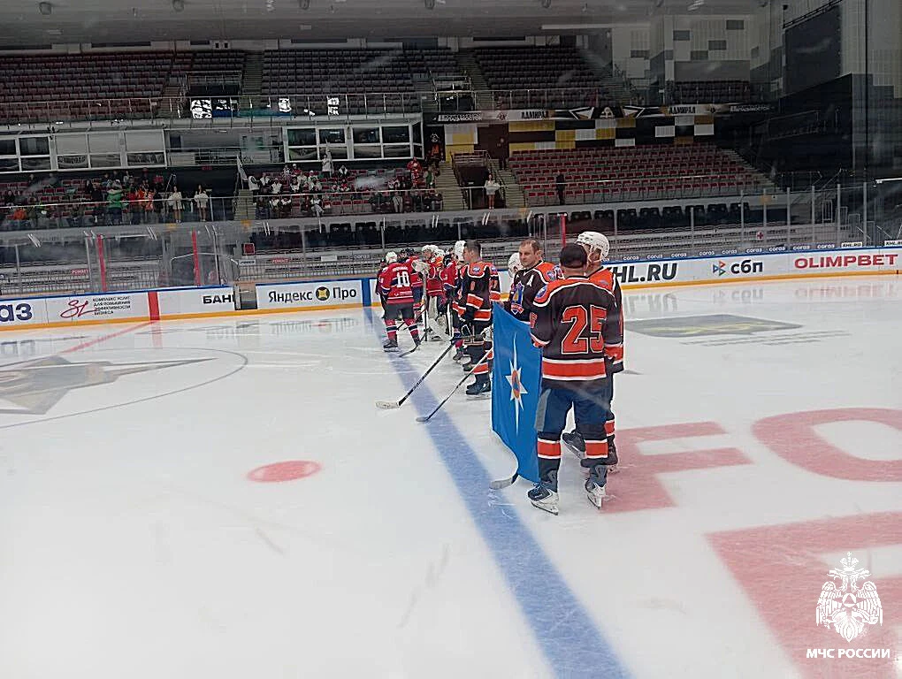 🏆Бронза на льду 🏒  Команда Главного управления МЧС России по Приморскому краю заняла 🥉место в хоккей