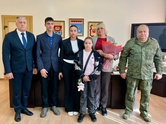 Семье погибшего бойца из Лужского района передали орден Мужества