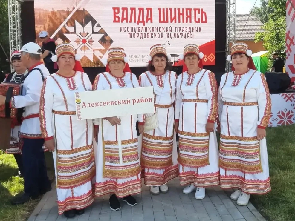 Фольклорный коллектив «Садовый умарь» Родниковского СДК представил наш район на Республиканском праз