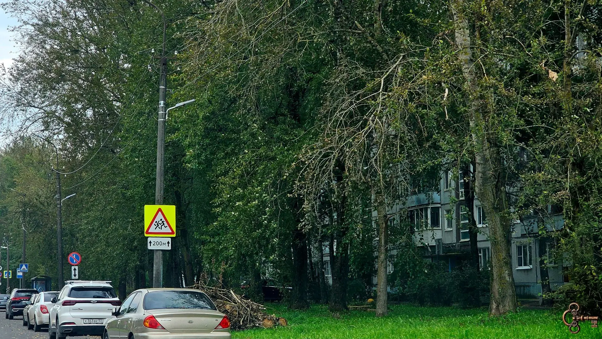 За 1,4 миллиона рублей по трём адресам (Кочетова, 33/17; Попова, 15к1; Попова, 13к1) по...