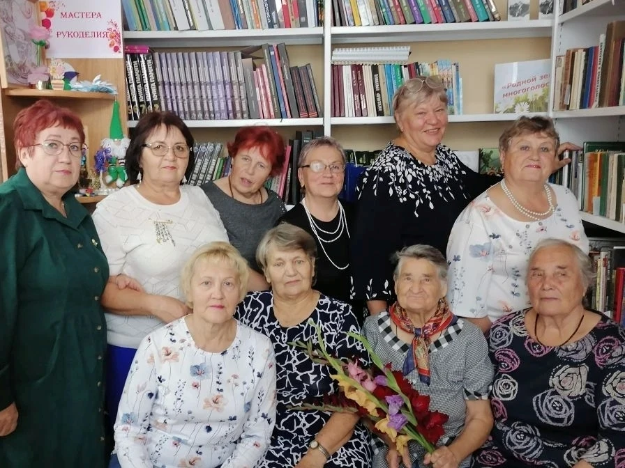 Участницы клуба «Золотой возраст» собрались в Библиотеке-филиале № 3 на «УДачные посиде...