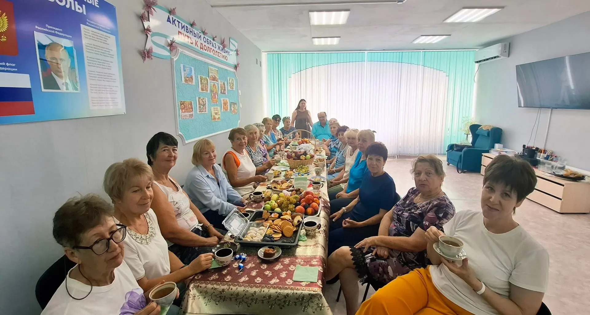 14, 19 и 29 августа в церквях освящают собранные плоды нового урожая. Эти дни называют ...