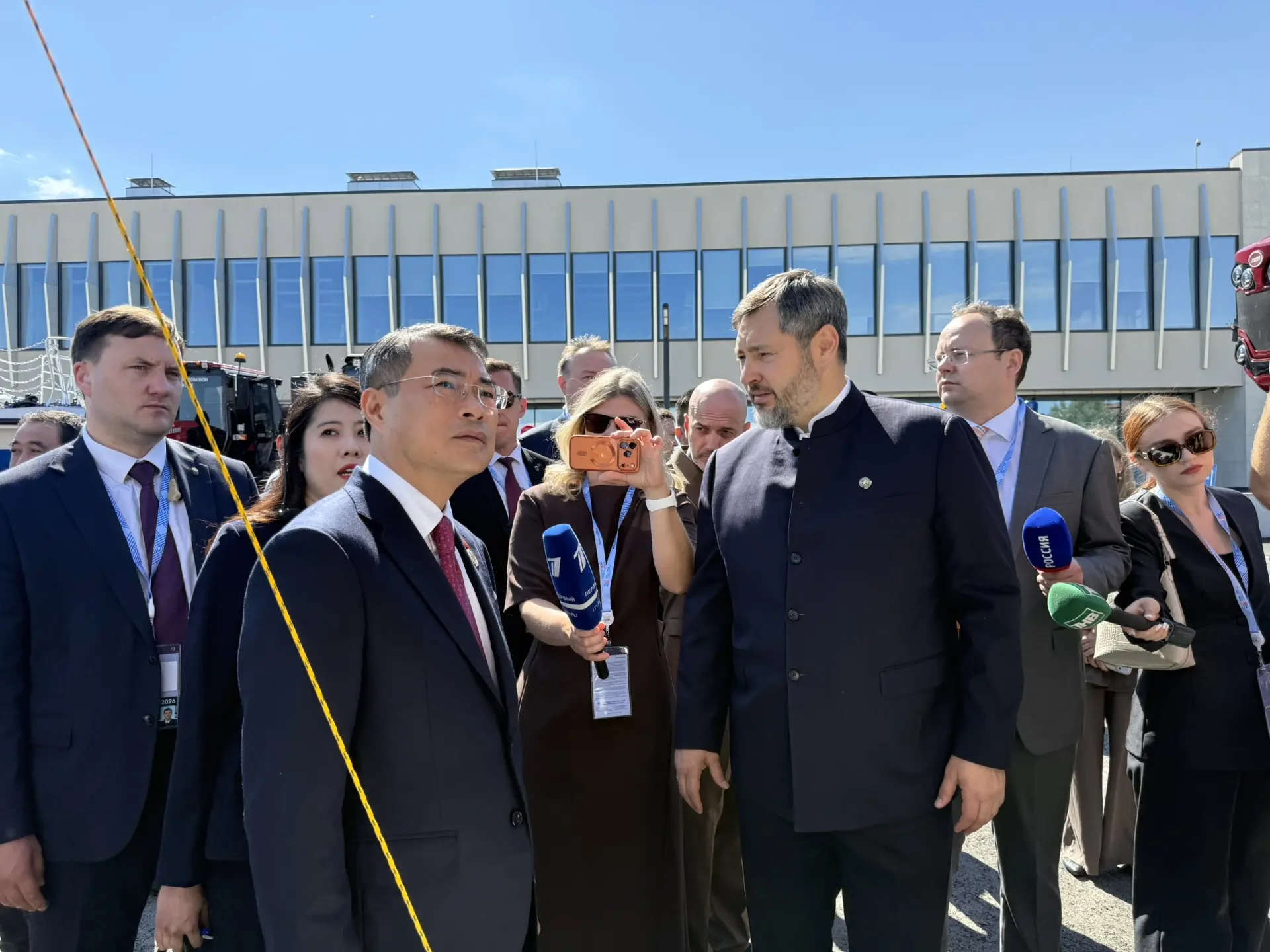 С самого утра встречаем гостей! 

🇻🇳Делегация Вьетнама во главе с Премьер-министром Ле Минь Хынгом