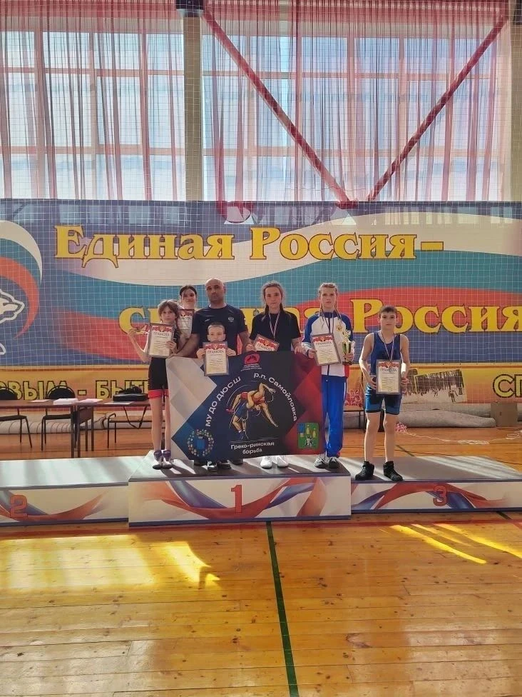 Самойловская ДЮСШ блеснула на межрегиональном турнире по вольной борьбе!
