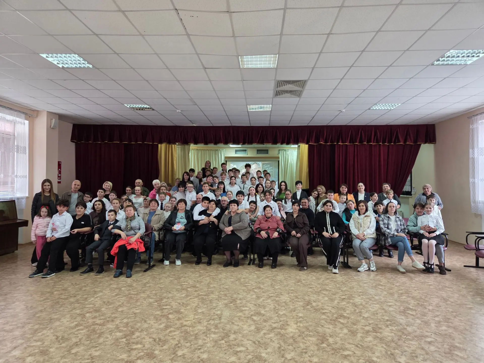 😍 «Тепло ваших рук и сердец» — под таким трепетным названием в нашей школе прошел праз...