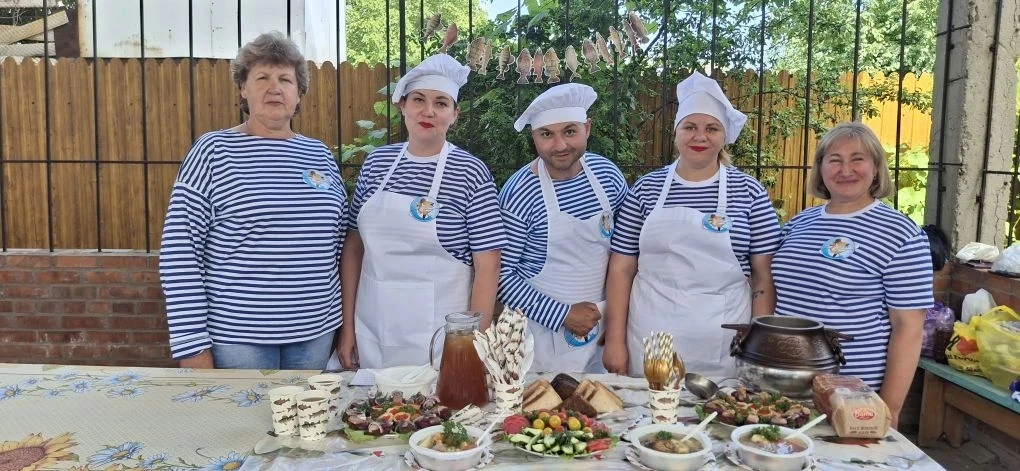 Команда из МБУК "Рябичевского СДК"  приняла участие в XIII открытом фестивале «Уха по-Романовски». Э