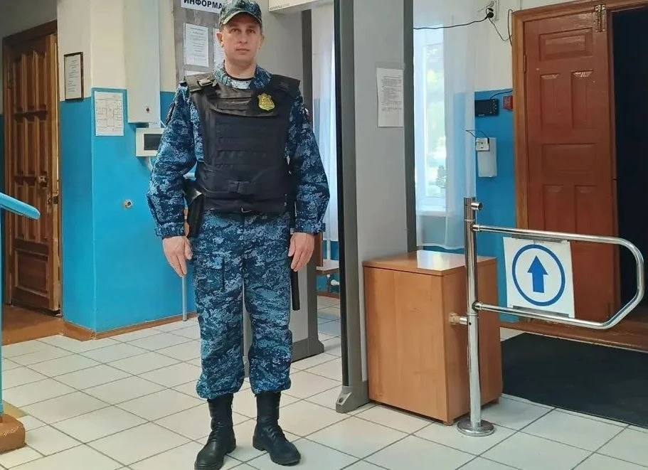 🚗⚠ Пристав из Курьинского района помог предотвратить взрыв загоревшегося автомобиля