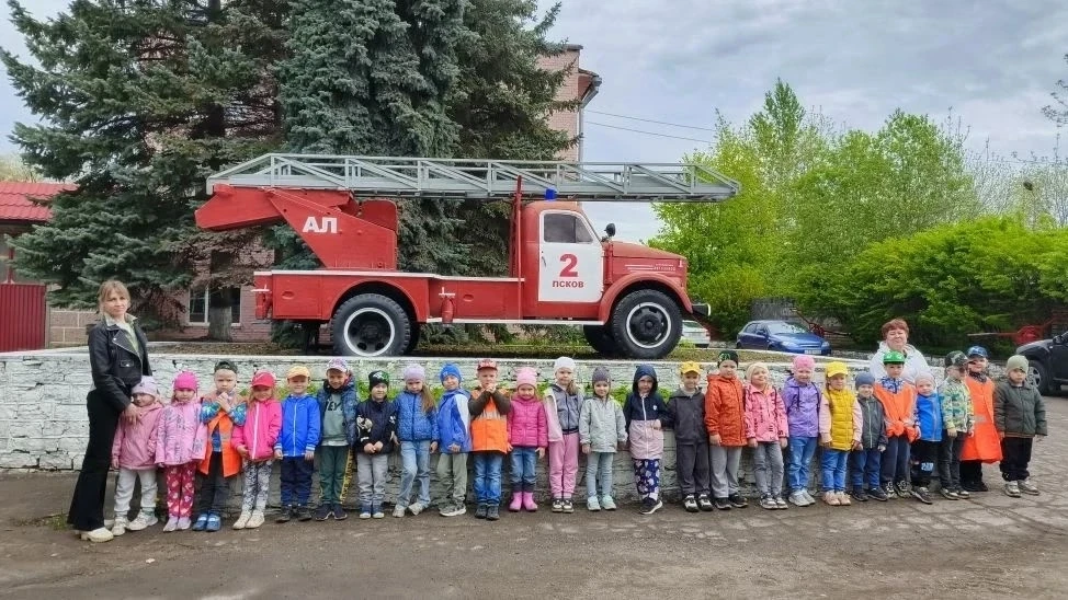 🔥🚒 Увлекательная экскурсия в пожарную часть! 🚒🔥

Сегодня  ребята нашей группы отправились в захв
