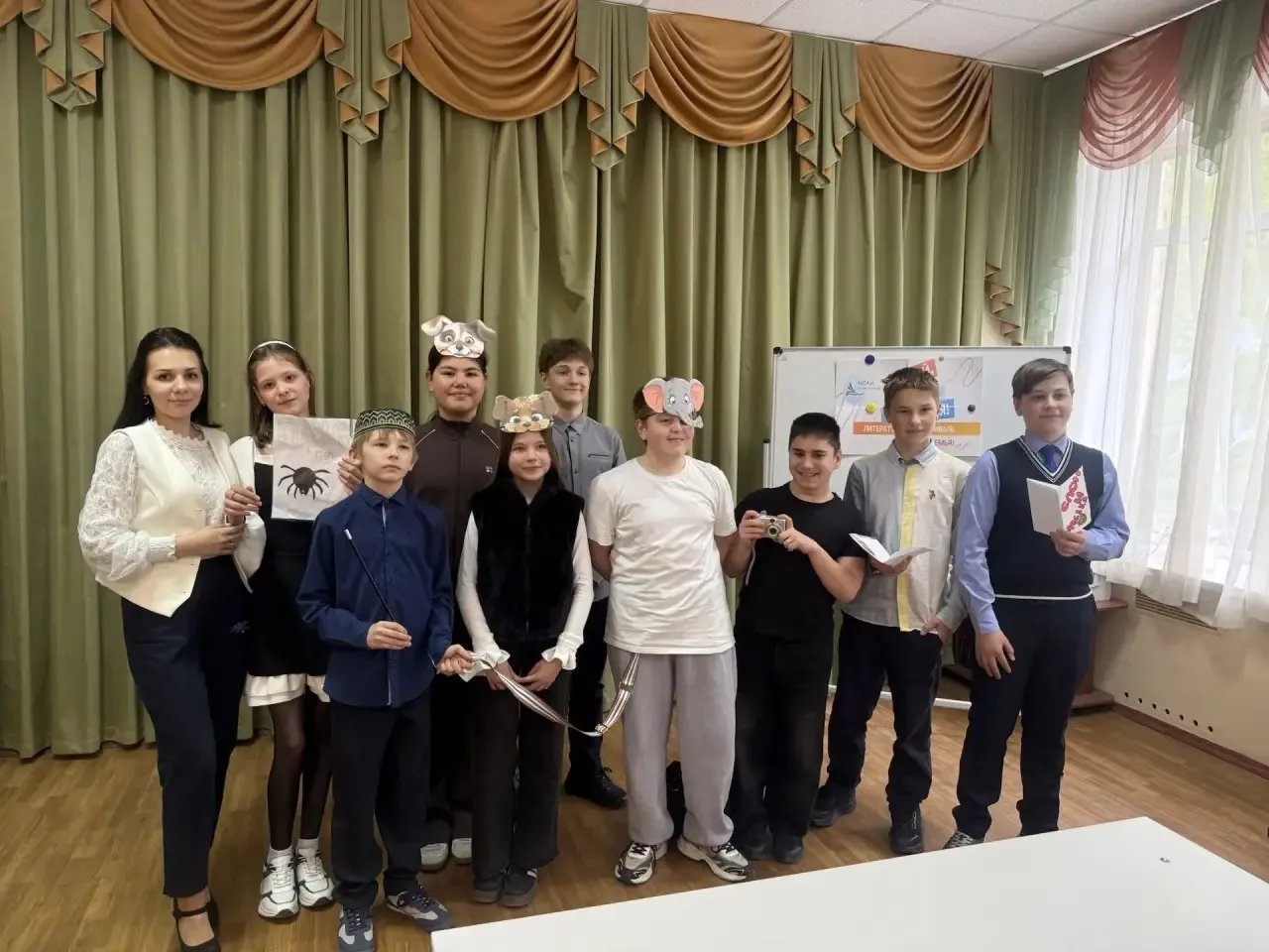 А наш марафон #ПредпоЧтения продолжается! 6-е классы устроили литературный батл, взяв за основу изве