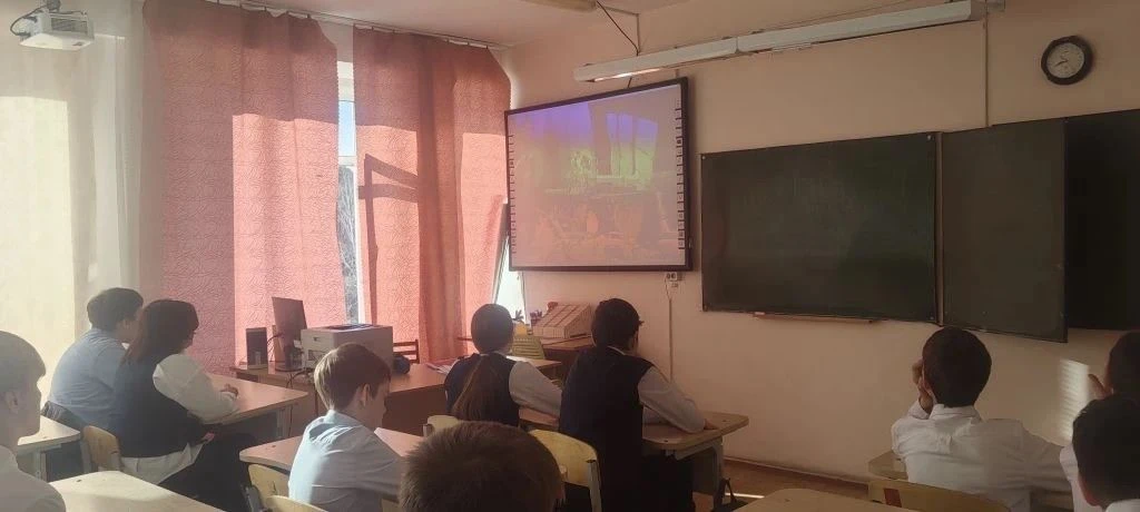 🚀 «Разговоры о важном» - "65 лет триумфа. Ко Дню космонавтики" 🚀   Сегодня в нашей школе прошло очер