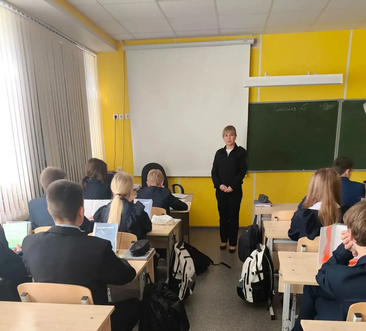 🎓 Сегодня в нашей школе прошло важное мероприятие — профилактическая беседа для ученик...