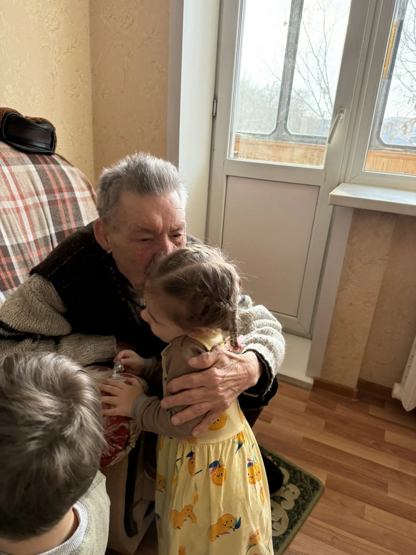 В день нашей годовщины, прямо с утра, мы узнали, что у меня умер дедушка. Прошу молитв о н/п р. Б. А