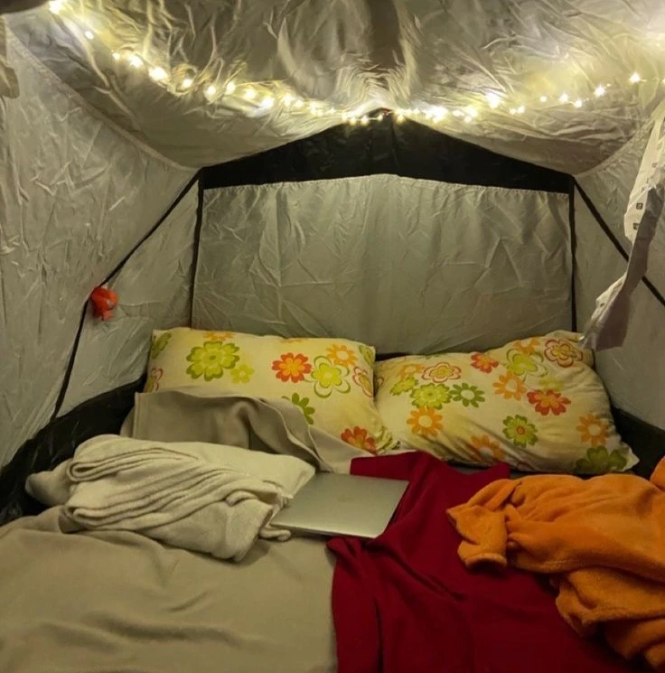 ☀️ Чем заняться летом?
идея 15

🏕️ Устрой домашний кемпинг

Даже если нет возможности поехать на пр