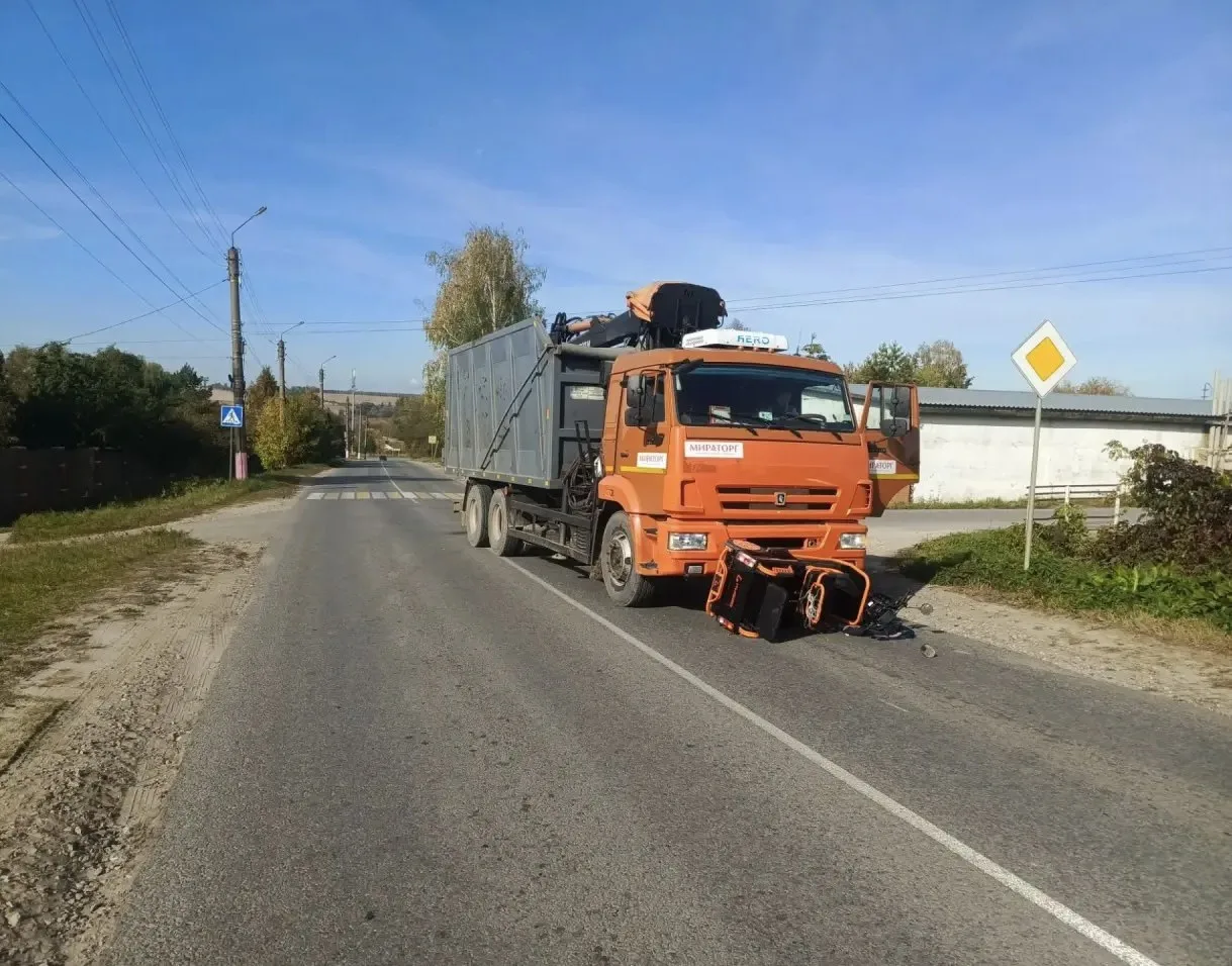 ❗️В Сухиничах пожилой мужчина на трицикле попал под КамАЗ