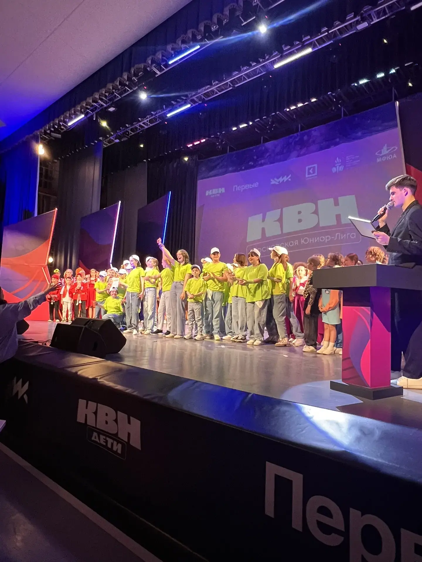 🍋 Первый выход — и уже громко: встречайте КВН-команду «Лайм»!  🎭 Совсем недавно в нашей школе появил