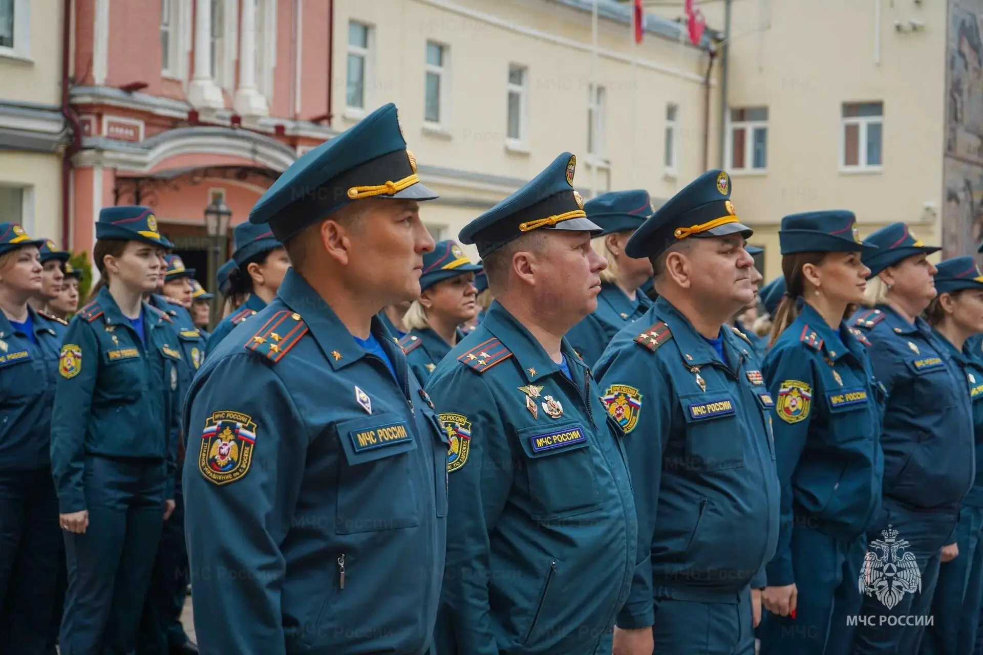 В Главном управлении МЧС России по г. Москве состоялось вручение специальных званий  Со знаменательн