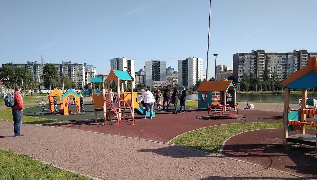 🏟️ В парке «Озеро Долгое» до конца года установят новое детское и спортивное оборудование
