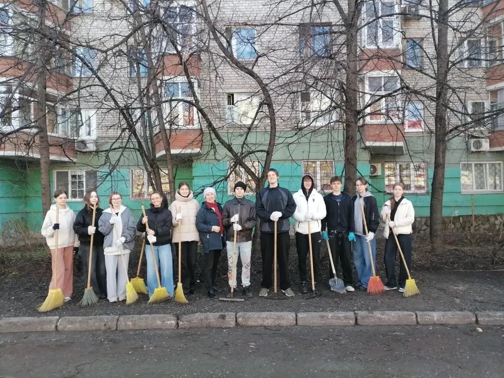 11 апреля преподаватели и обучающиеся гимназии стали активными участниками общегородского субботника