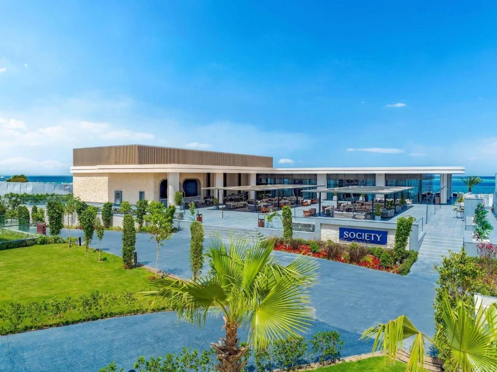 Мы давно знаем, что вы доверяете нам. А мы доверяем качеству Rixos. Поэтому продолжаем ...