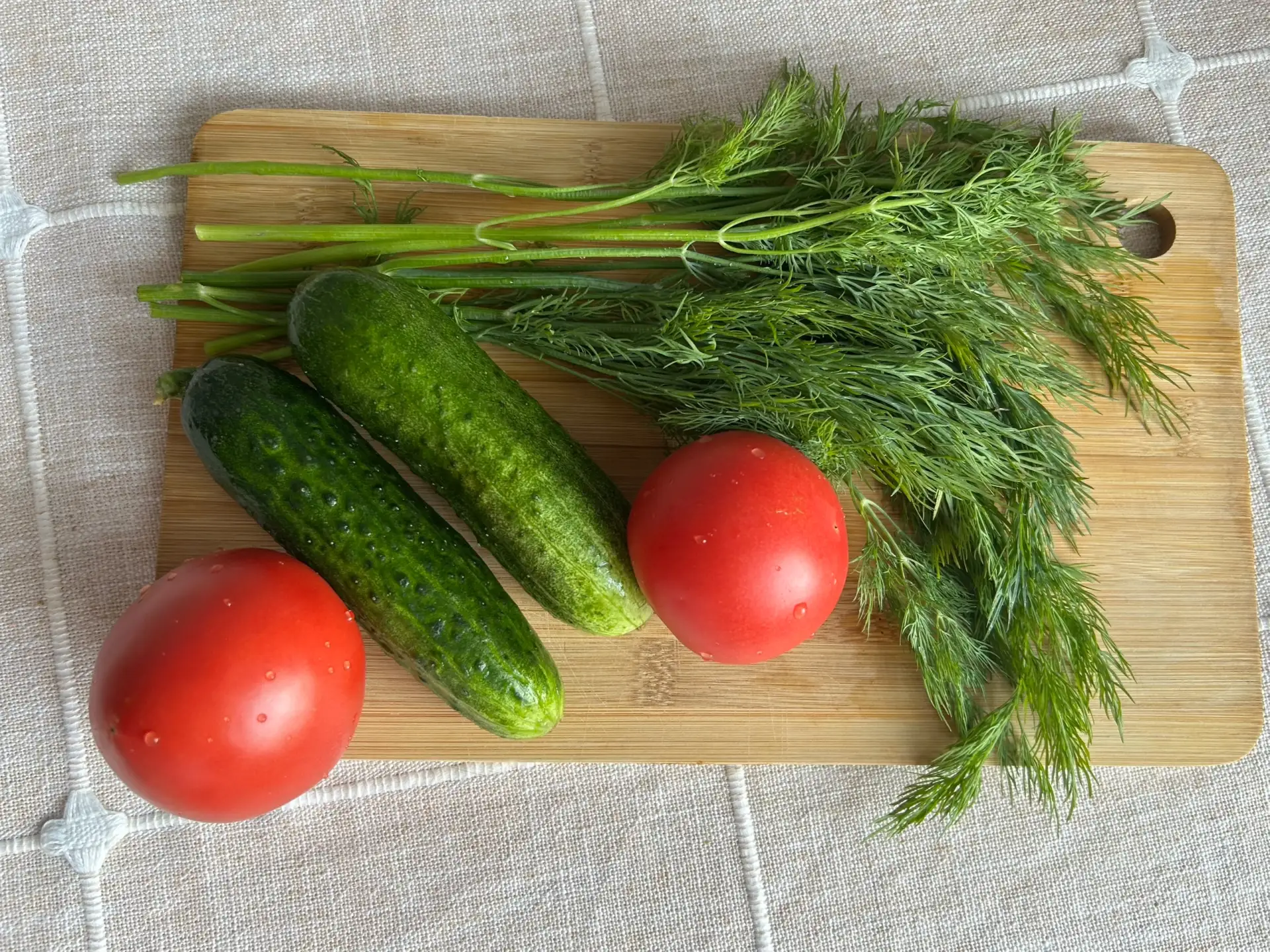 🛒 Стало известно, какие продукты сильнее всего подешевели с начала года

По данным Росстата, больше