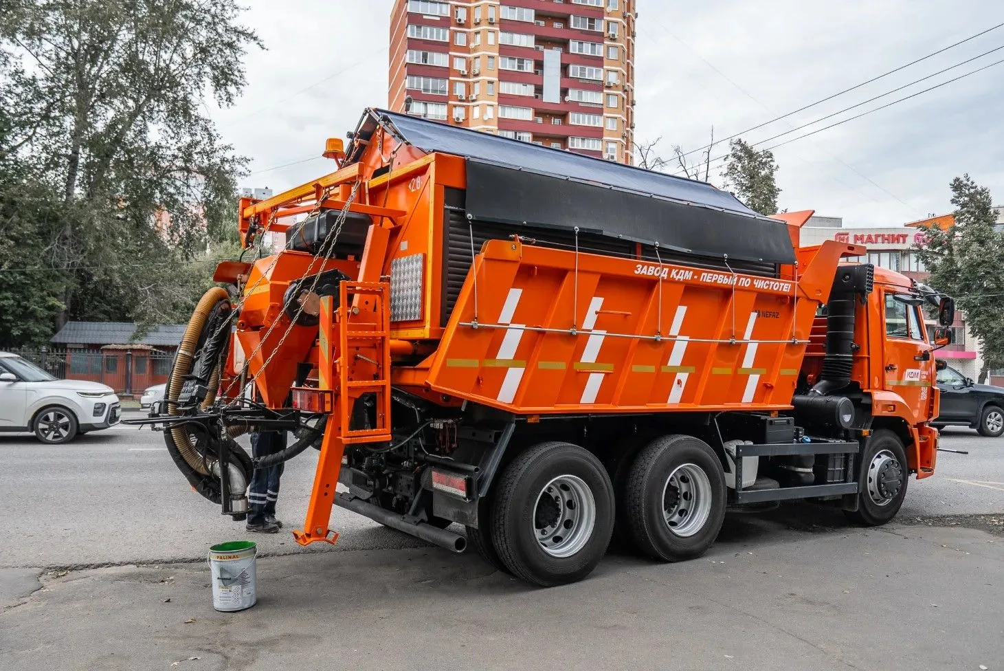 ✅Мосавтодор оценил новую комбинированную дорожную машину на базе КАМАЗа