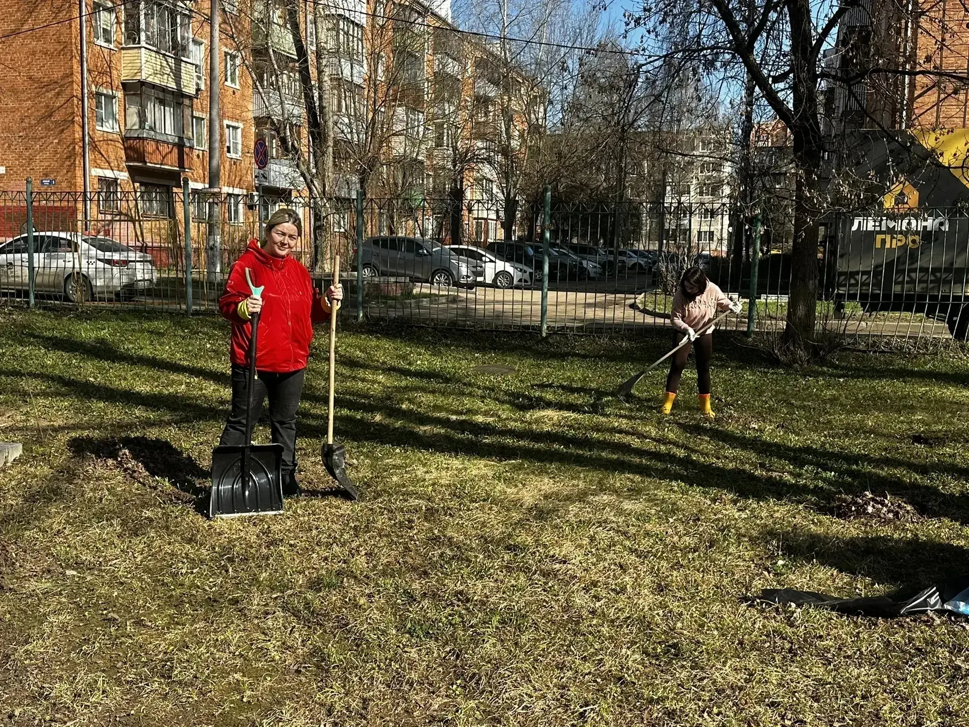 🧹 Чистота начинается с нас! Первый субботник в гимназии прошел на ура! ☀️  Сегодня, в первую апрельс